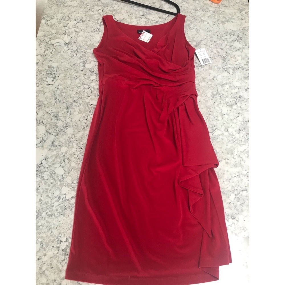 Ronni Nicole Red size 6 dress NWT defects